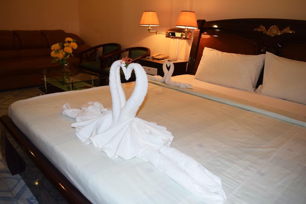Reaksmey Battambang Hotel Екстериор снимка