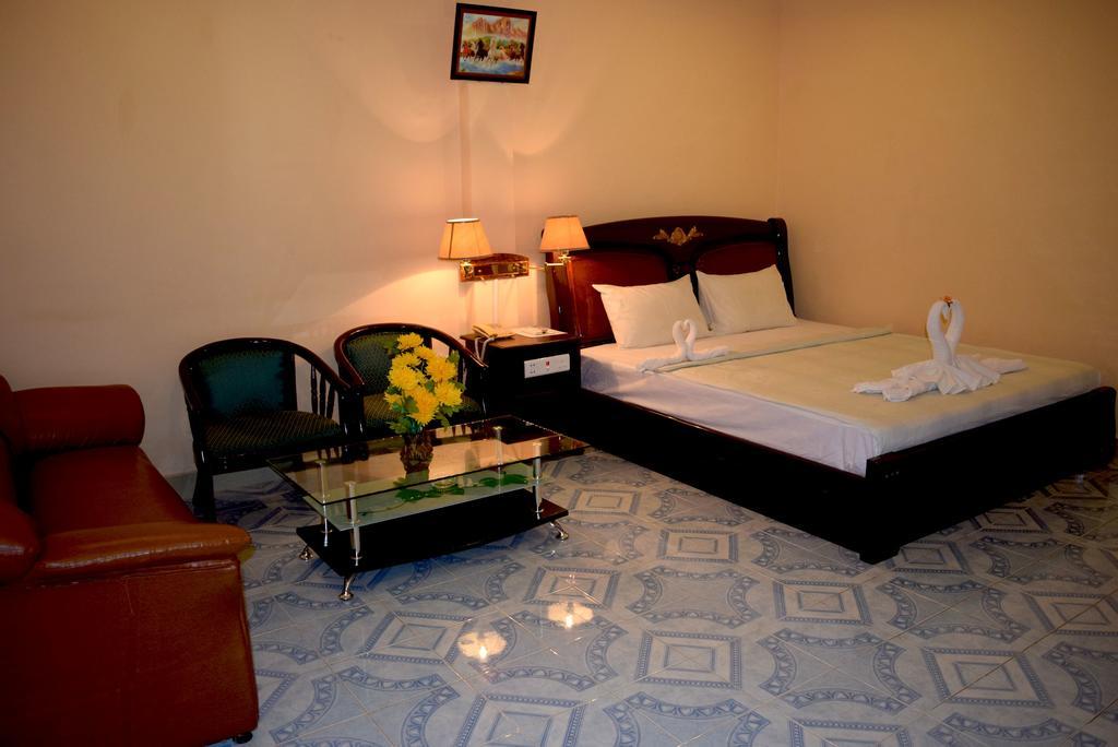 Reaksmey Battambang Hotel Екстериор снимка