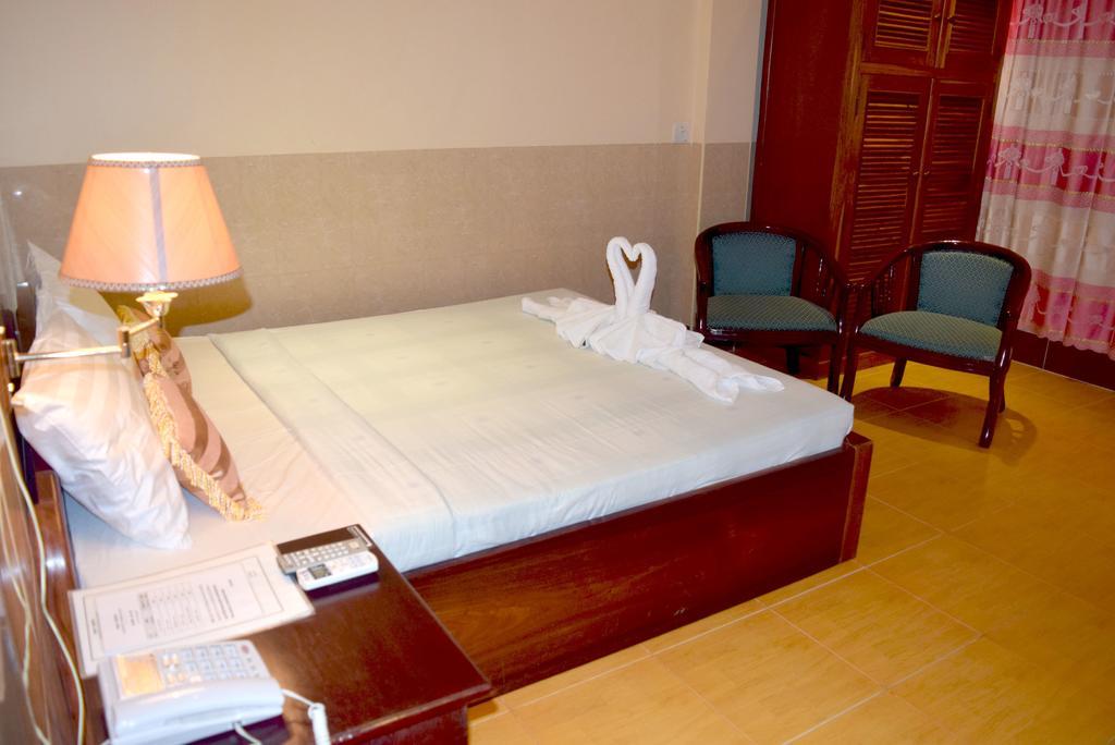 Reaksmey Battambang Hotel Стая снимка