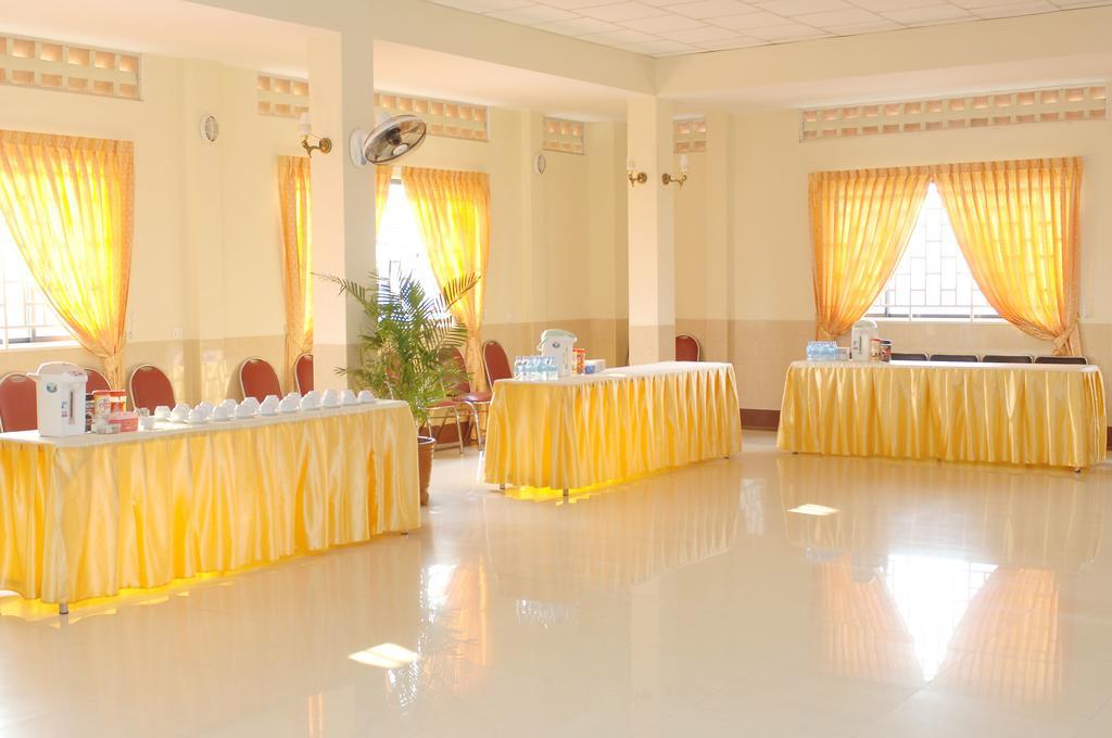 Reaksmey Battambang Hotel Стая снимка