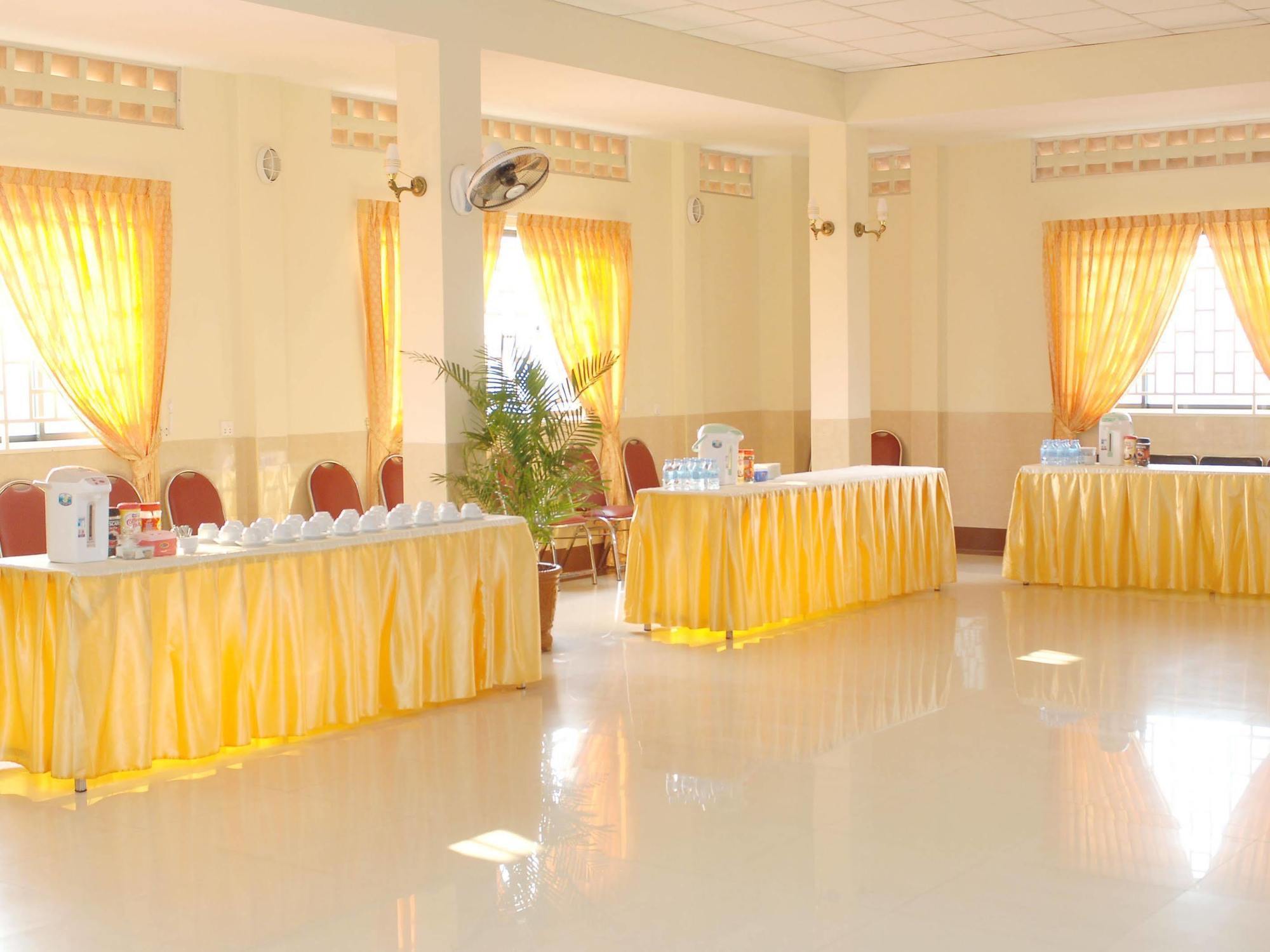 Reaksmey Battambang Hotel Екстериор снимка