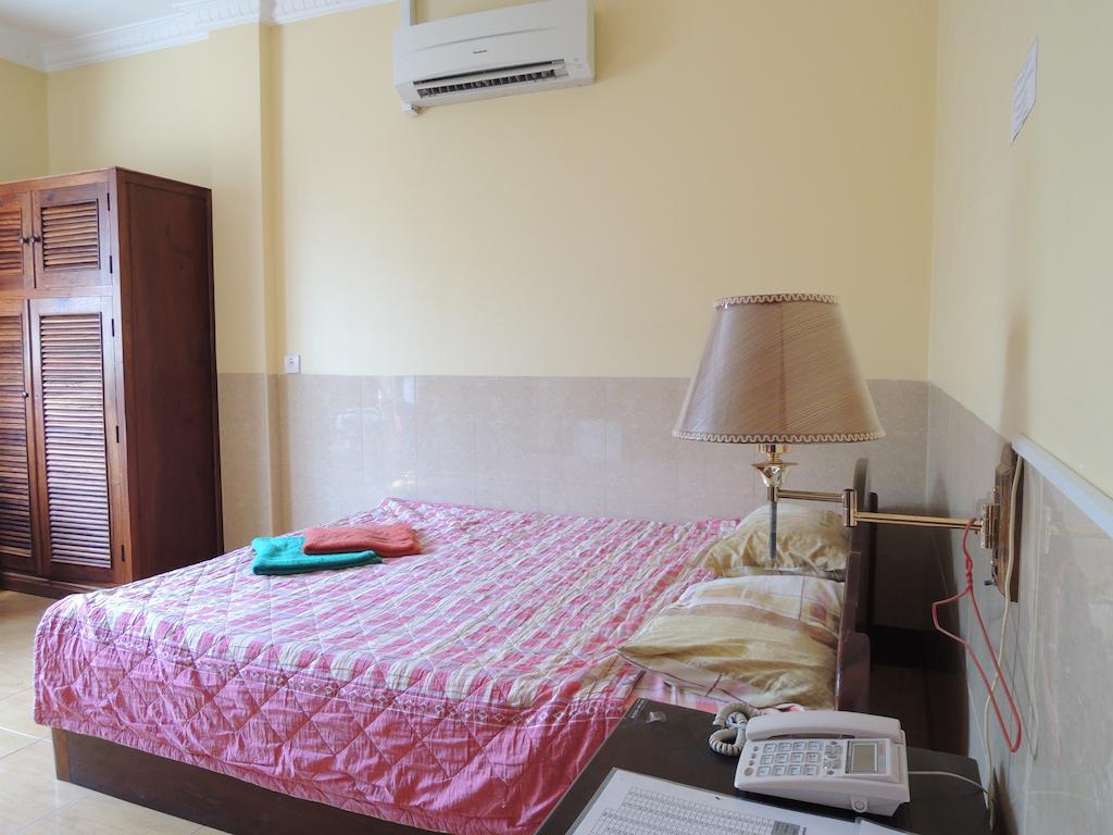 Reaksmey Battambang Hotel Стая снимка