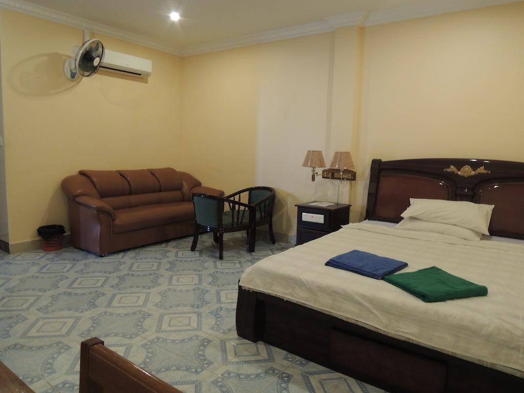 Reaksmey Battambang Hotel Стая снимка